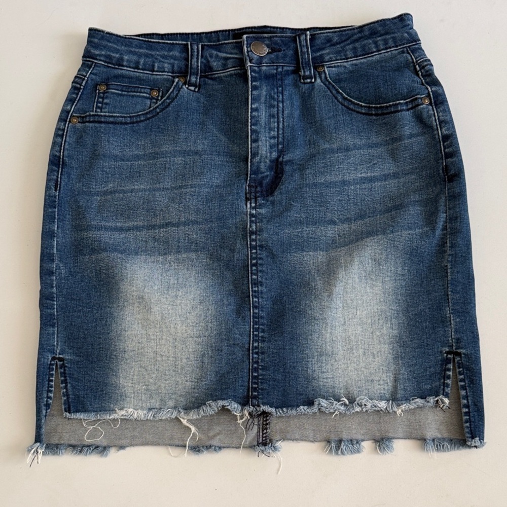 American Bazi Denim Frayed Hem Skirt Size Small